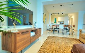 Luxury & Stylish 2Bedroom Seafront, Balcony Gogzr-4